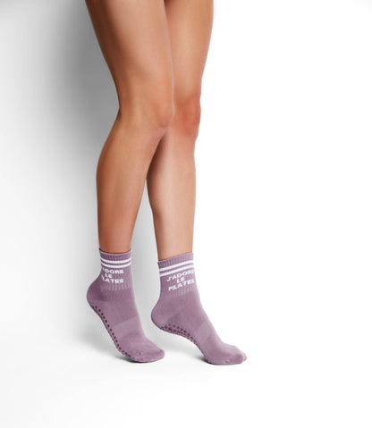 Pilates University 1883 - J'ADORE LE PILATES: Purple / Unisex / One Size